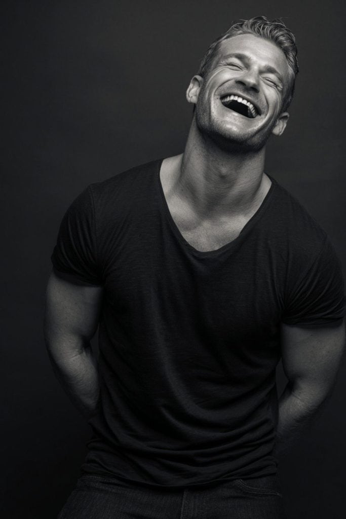 “Candid Laugh” Pose photography
